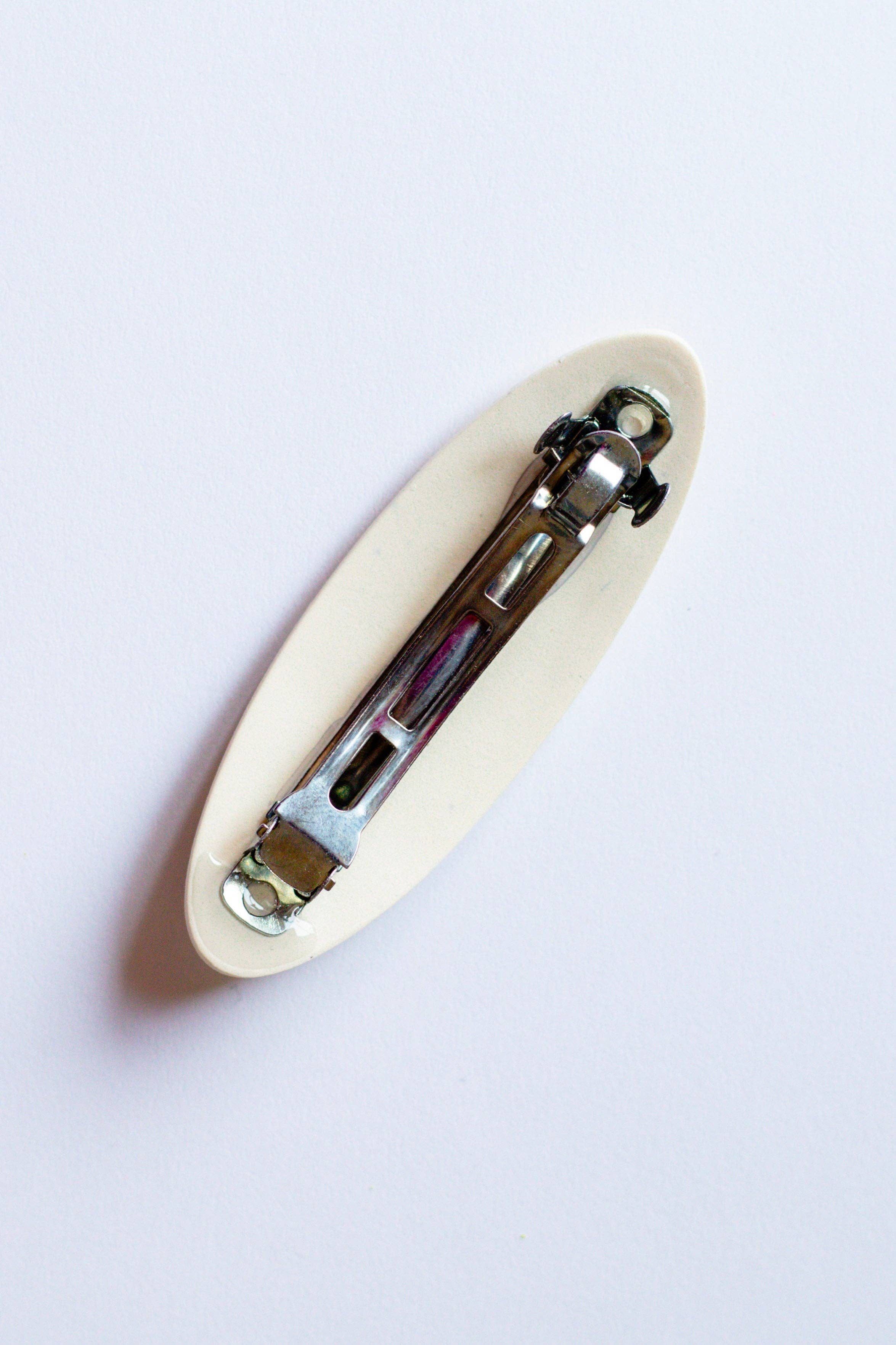 Slow Day Studios - Barrette à cheveux florale blanche douce en argile polymère faite à la main