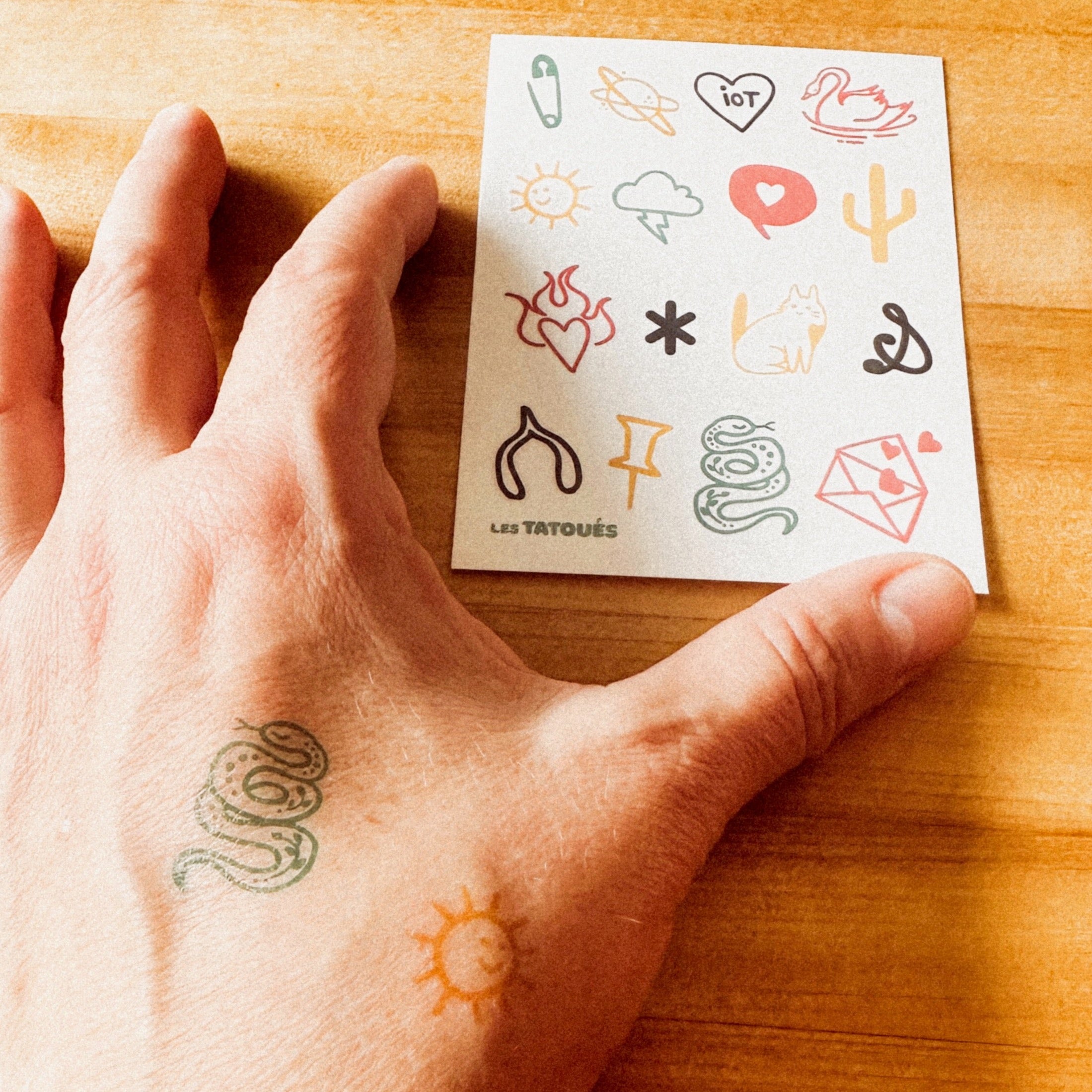 tiny doodles tats-mini-dessins-tatouages temporaires