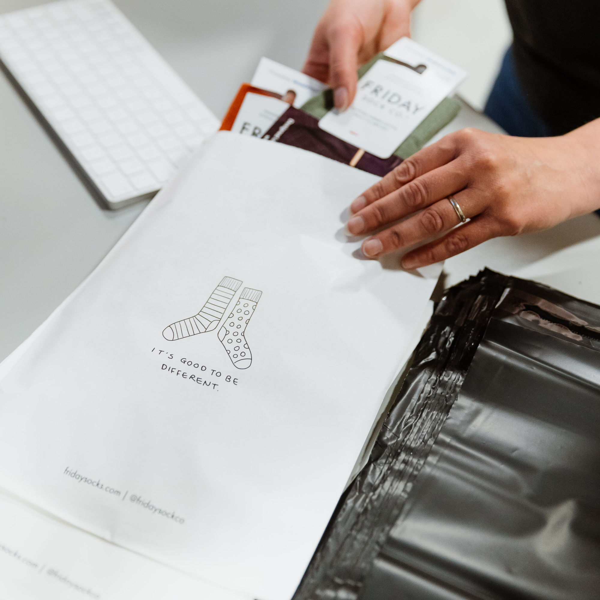 Friday Sock Co. - Chaussettes dépareillées pour hommes de montagne et de snowboard.