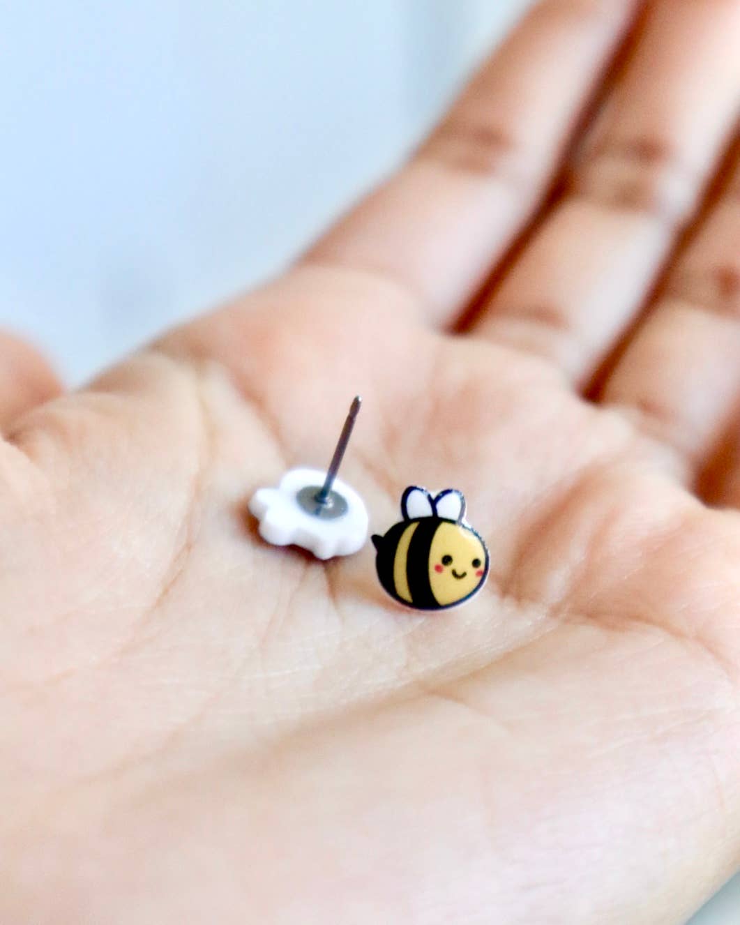 Stardoe Studio - Boucles d'oreilles abeille