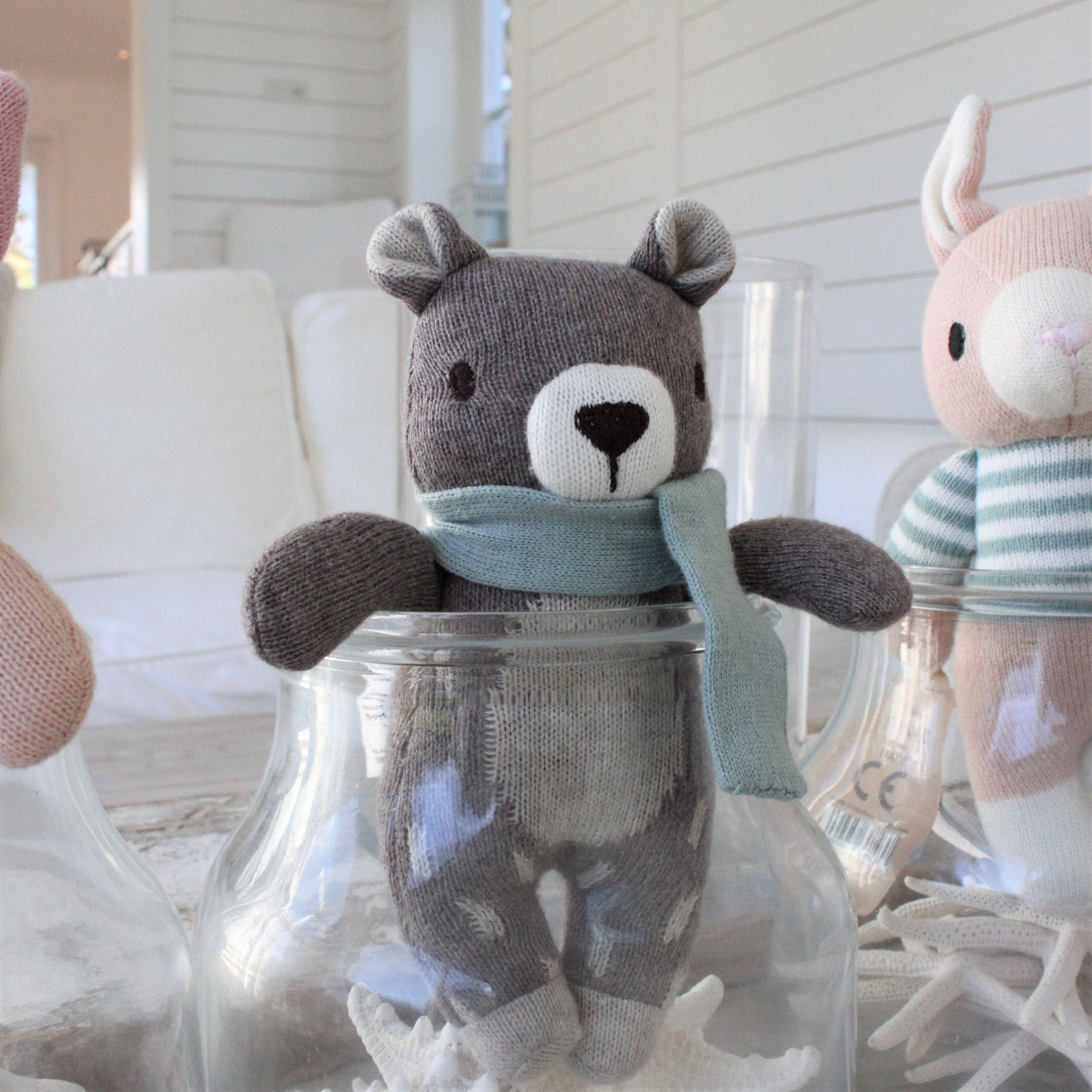 Kinderhood Distribution Inc. - ThreadBear Design | Jouet Tricoté Fred Bear
